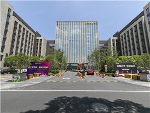 远洋财富中心，自贸区内可租新品办公楼