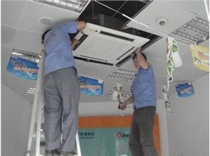下雨天空调的室内机就老滴水怎么办