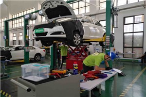 新能源汽车应用与维修