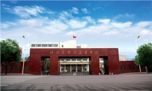 学校大门