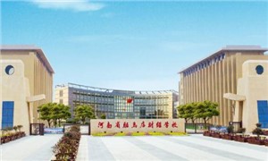 学校大门