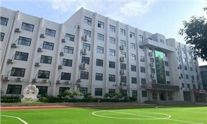 学校大门