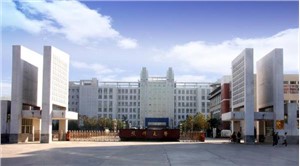 学校大门