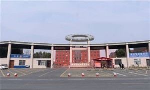 学校大门