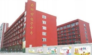 学校大门