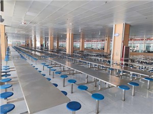 学校食堂