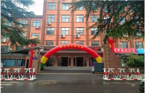 学校大门