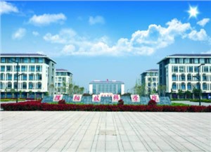学校大门