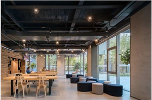 张润大厦：改变塔楼＋裙房的惯用建筑形制