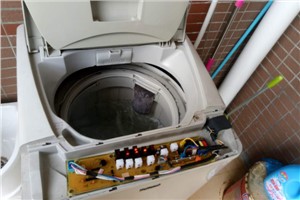 洗衣机有污垢块怎么办